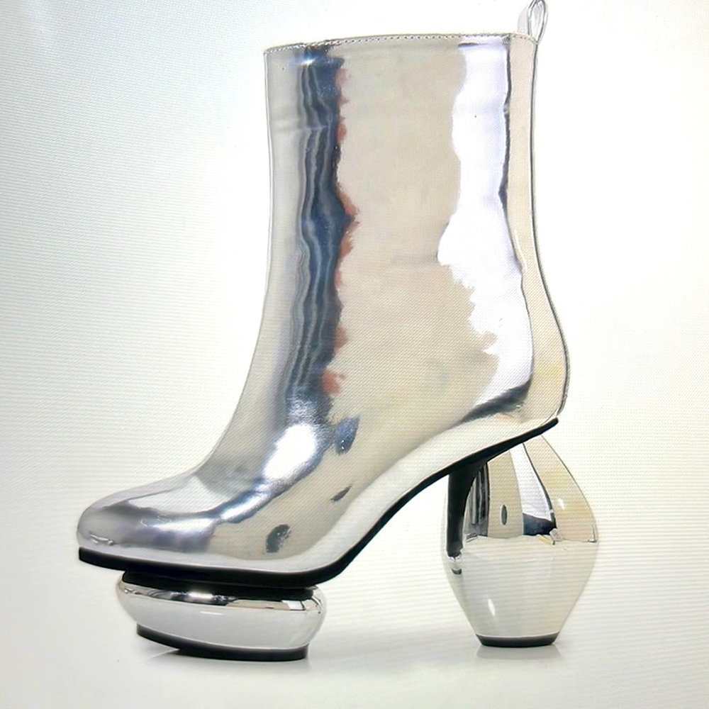 Silver semi platform exotic boots🤍🤍